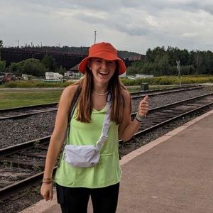 Meet your Posher, Lauren